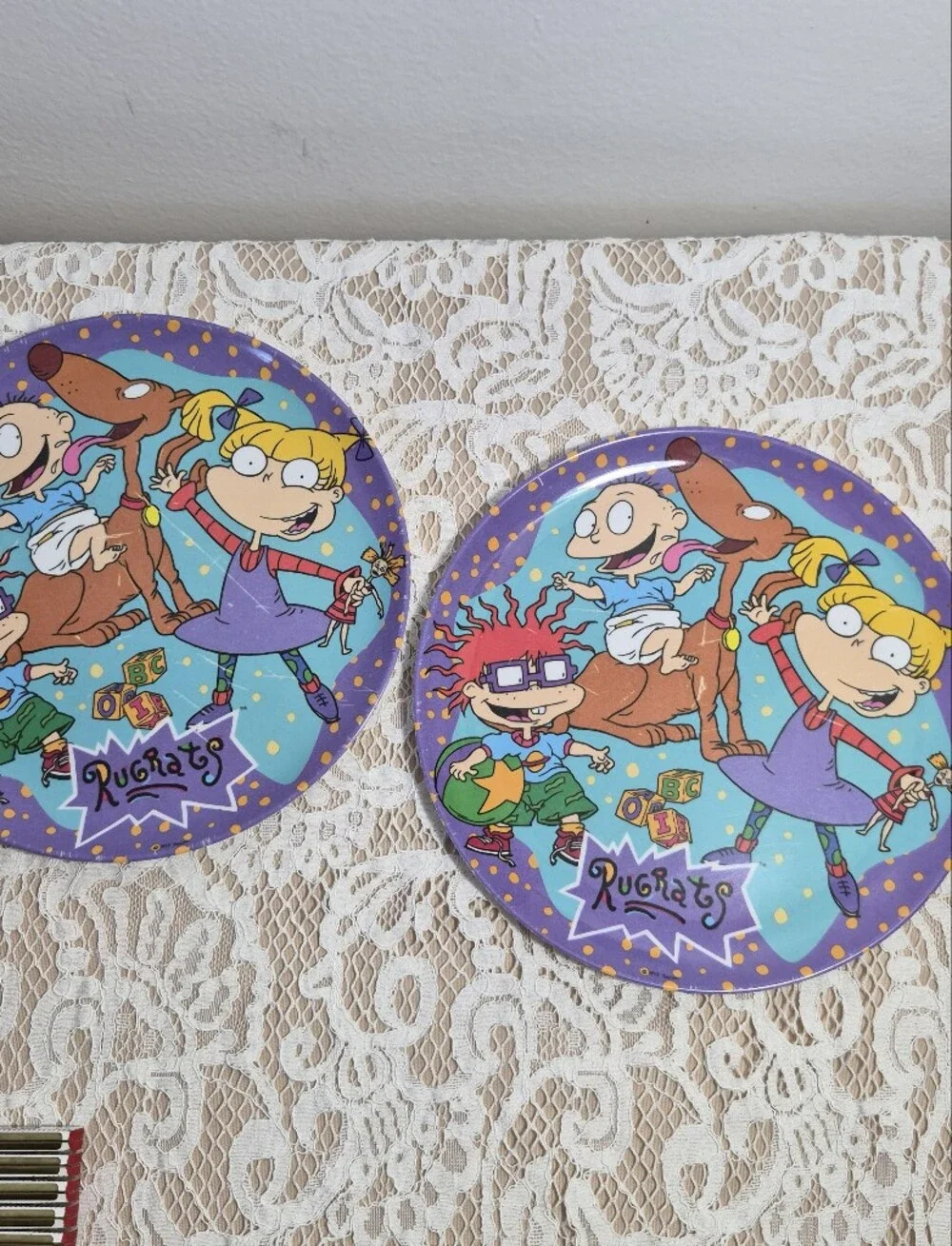2 Rugrats Plates + Mic Toy